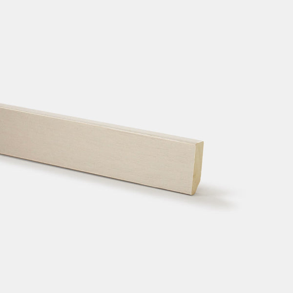 A Kerakoll Invisibile egy színes, fából készült szegélyléc: Legno Nat (természetes tölgyfa) vagy semleges, a helyszínen színezendő.